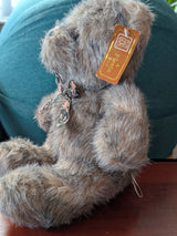 Vintage 1991 American Wego Cuddle Bear Tan and Black Plush Teddy Bear. Exc cond