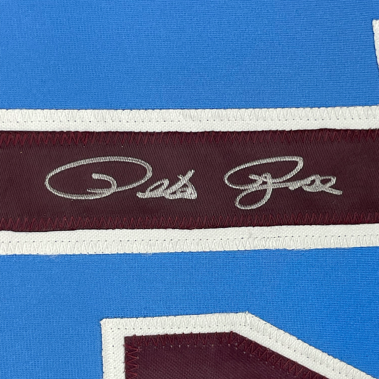Camiseta de béisbol azul retro de Filadelfia de 35 x 39, enmarcada, autografiada y firmada por Pete Rose, JSA COA