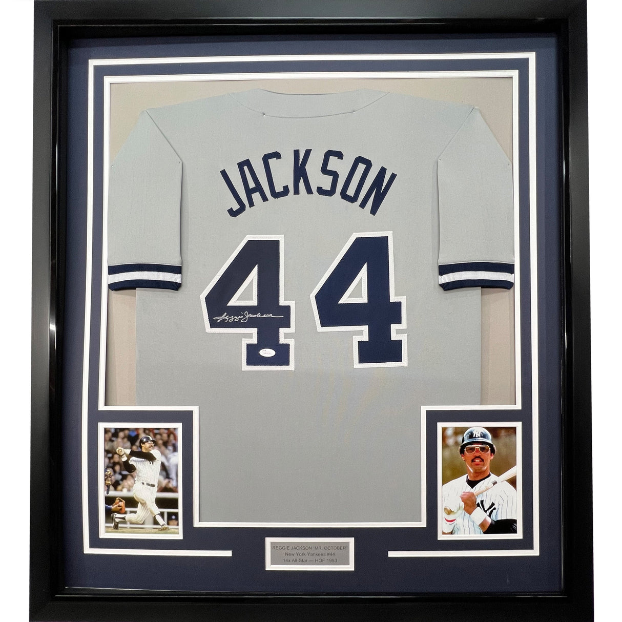 Camiseta de béisbol gris de Nueva York de 35 x 39, enmarcada, autografiada y firmada por Reggie Jackson (JSA COA)