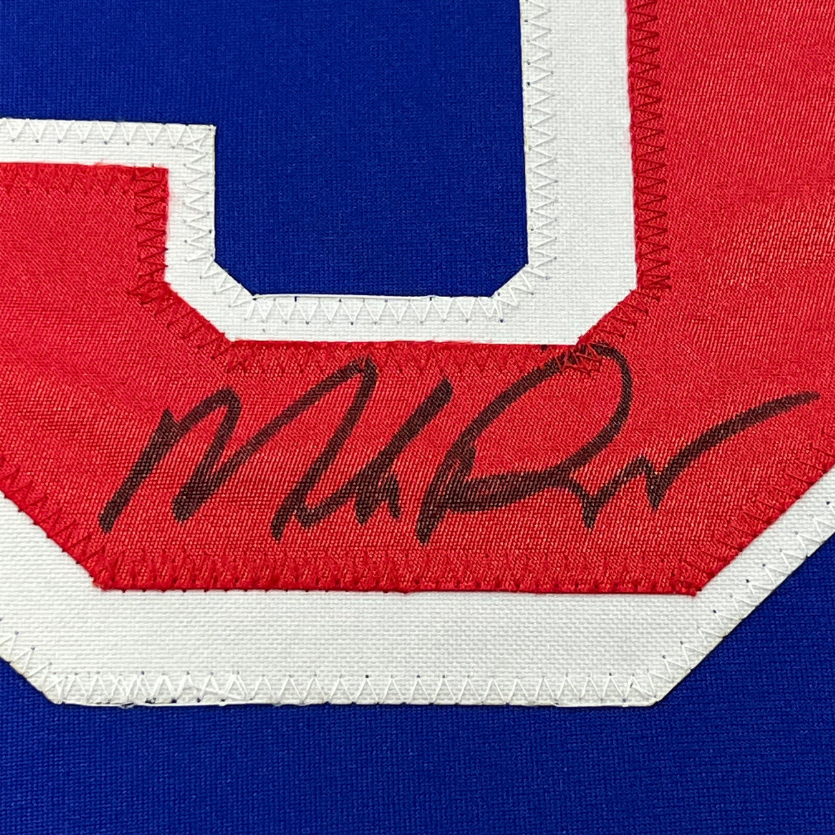 Camiseta de hockey azul de Nueva York, enmarcada, autografiada y firmada por Mike Richter, 35 x 39, certificado de autenticidad de PSA y ADN.