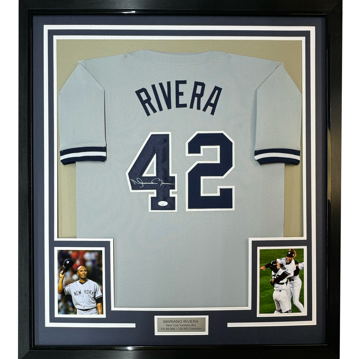Camiseta de béisbol gris de Nueva York, enmarcada, autografiada y firmada por Mariano Rivera, 35 x 39, JSA COA/LOA