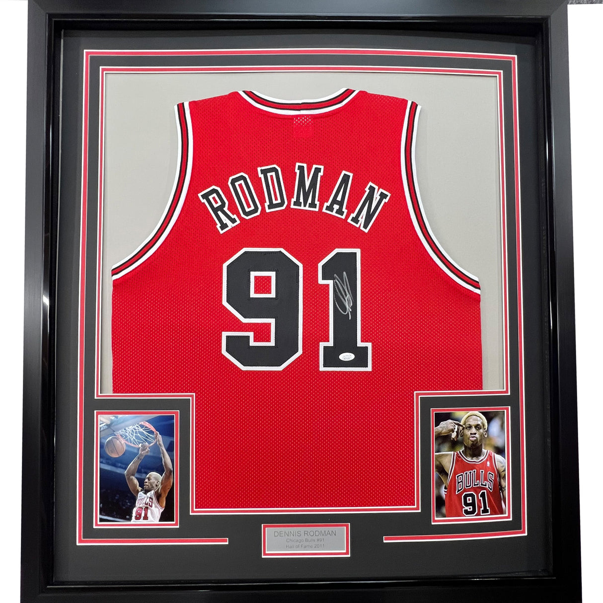 Camiseta de baloncesto enmarcada, autografiada y firmada de Dennis Rodman, 35 x 39, color rojo Chicago, JSA COA