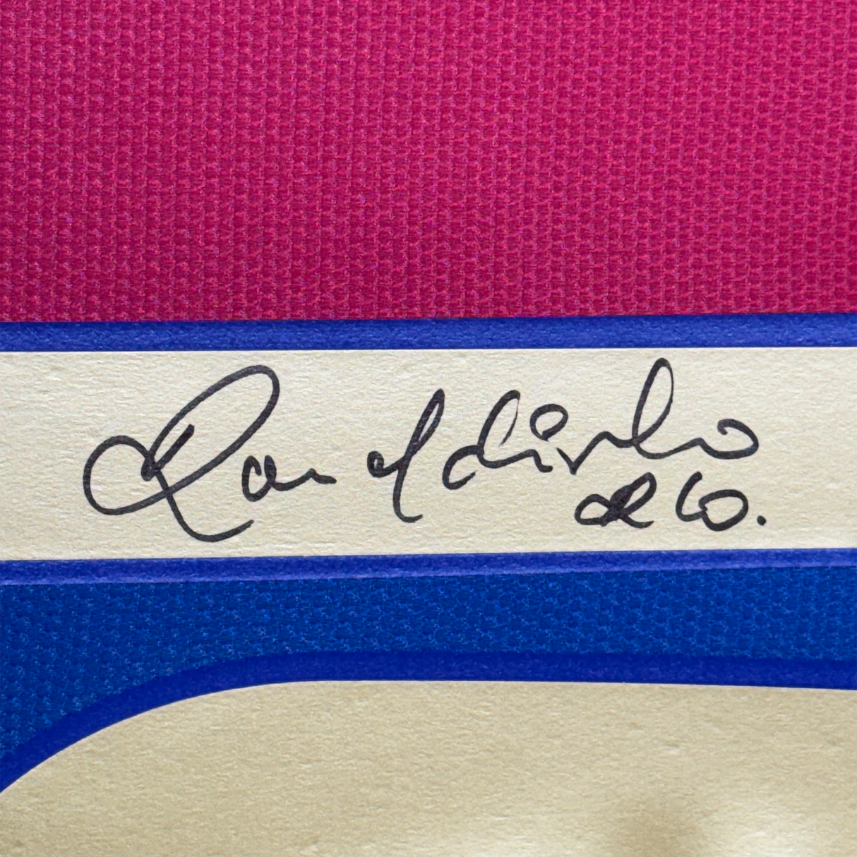 Camiseta de fútbol azul/roja del Barcelona de Ronaldinho, enmarcada, autografiada y firmada, 35 x 39, Beckett BAS COA