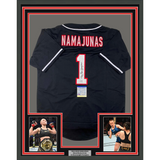 Camiseta de lucha definitiva enmarcada, autografiada y firmada por Thug Rose Namajunas, 35 x 39, negra, de UFC MMA. Certificado de autenticidad de PSA/ADN.