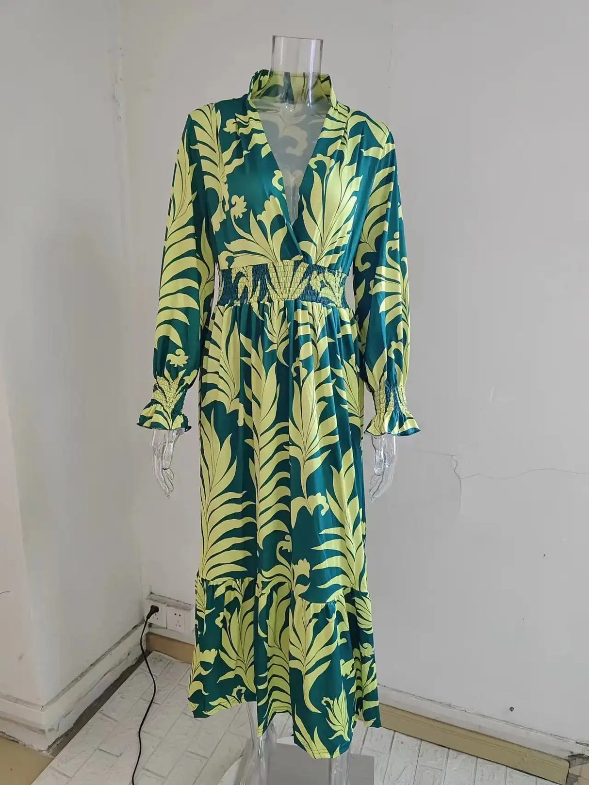 Europe And America Cross Border Autumn/Winter New Long Dress with Waist Pullover And Bohemian Print Long Sleeve Large Swing - Lootquake