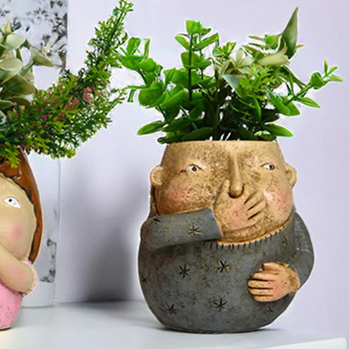 Escultura de resina de niño con la nariz en la mano para baño, divertida estatua, decoración extraña, creativa y moderna, escultura de resina, adornos de regalo.