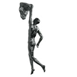 Escultura de resina de atleta moderna y sencilla para Navidad de 2024, escultura creativa de hombre escalador, escultura de pared acabada a mano para arte mural.