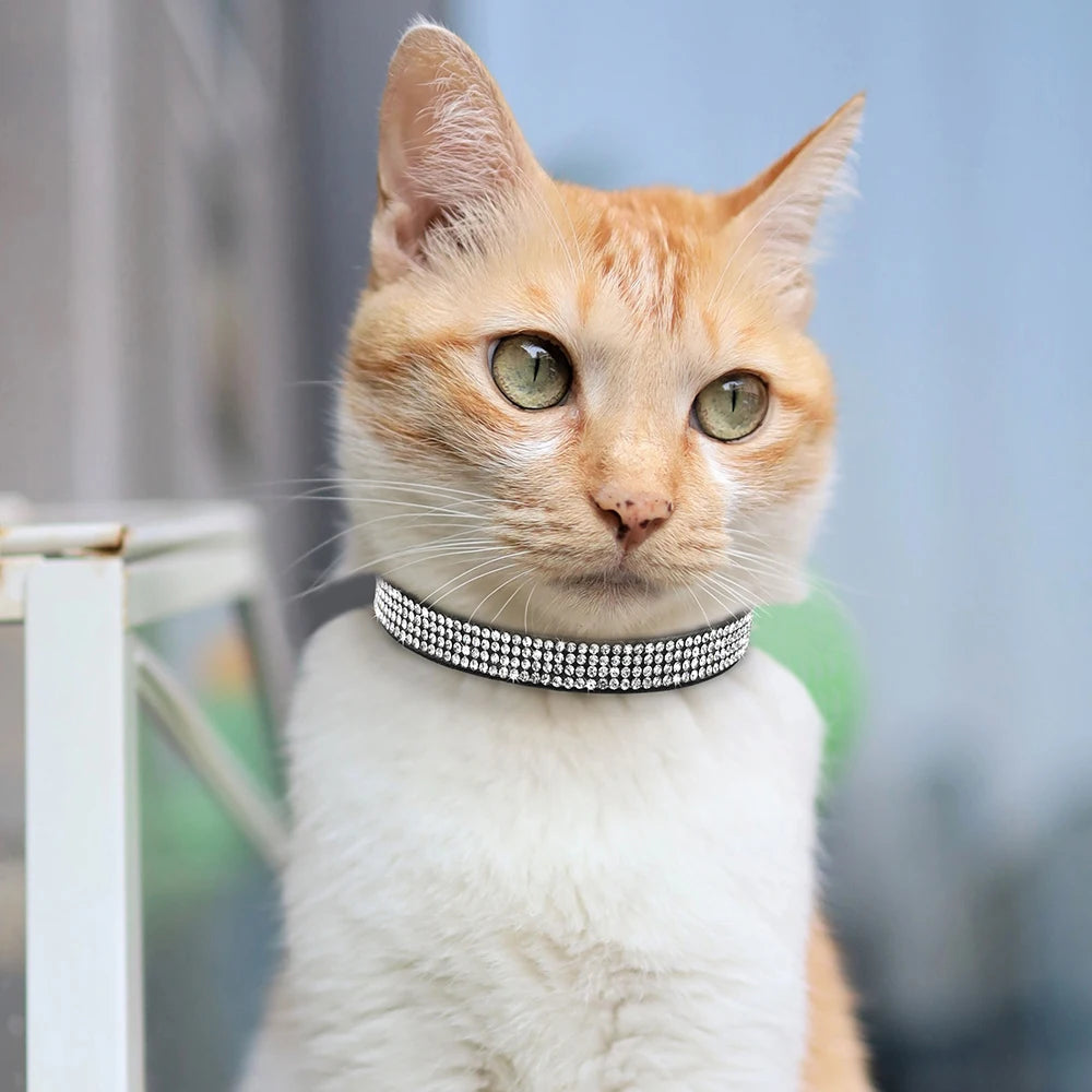 Soft Suede Leather Cat Collar Bling Rhinestone Cats Collars with Bell Safety Breakaway Pet Puppy Necklace Adjustable XS S Pink