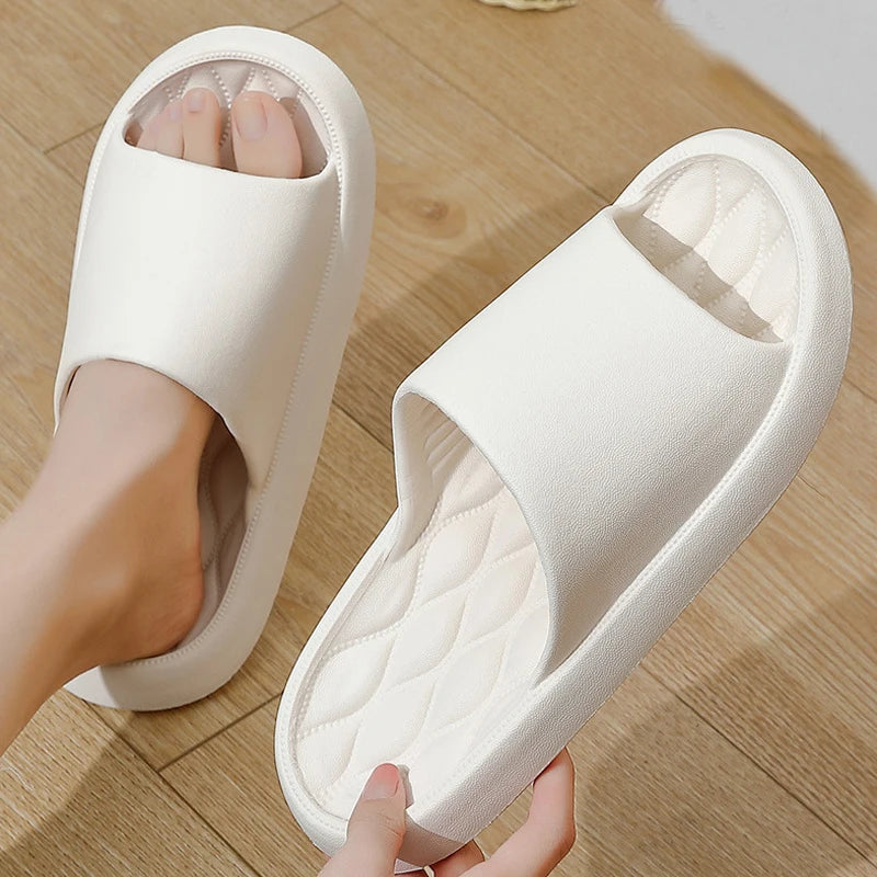Chaussons de salle de bain EVA à séchage rapide pour femmes, silencieux, confortables, semelles souples, légers, antidérapants, chaussures d'intérieur pour la douche