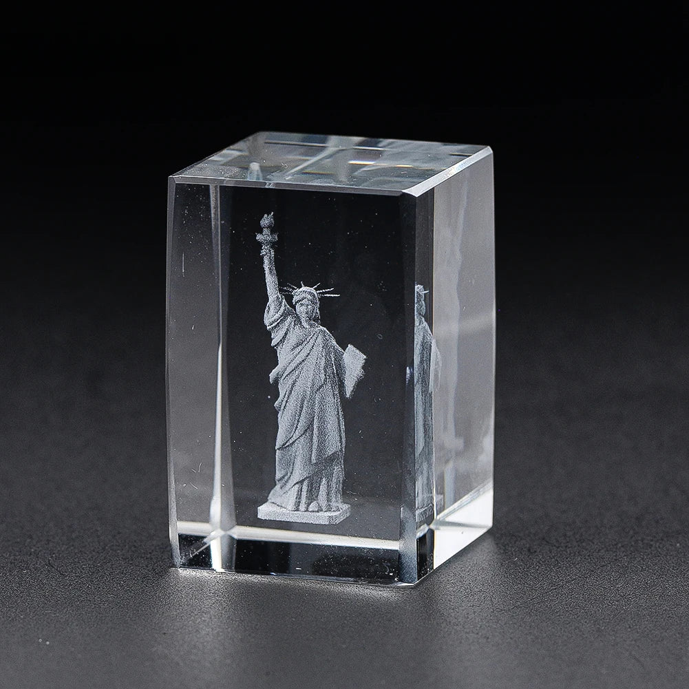 Statue of Liberty Transparent Crystal Inside Carved Desktop Feng Shui Paperweight Holiday Gifts Fine Home Decorations Souvenirs