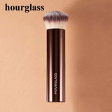 Brocha para base de maquillaje Hourglass con acabado uniforme Brocha para base en ángulo Rostro Cobertura modulable Base de maquillaje en crema líquida Herramienta de maquillaje