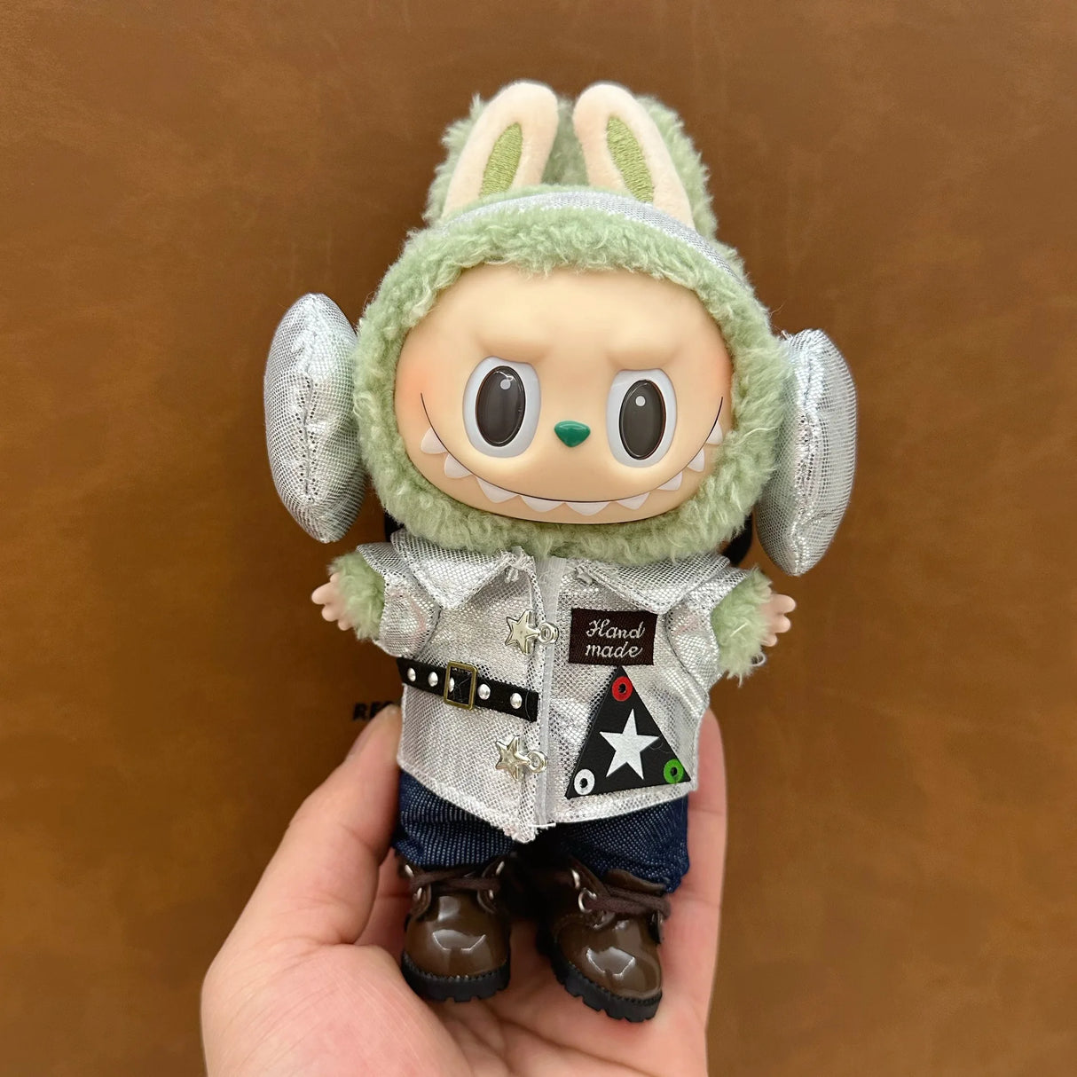 Ropa de bebé Labubu de 17 cm, conjunto de falda y caja ciega para muñecas Labubu, bonito juguete para vestir, regalo para festivales, regalo de cumpleaños, bonito regalo para fiestas.