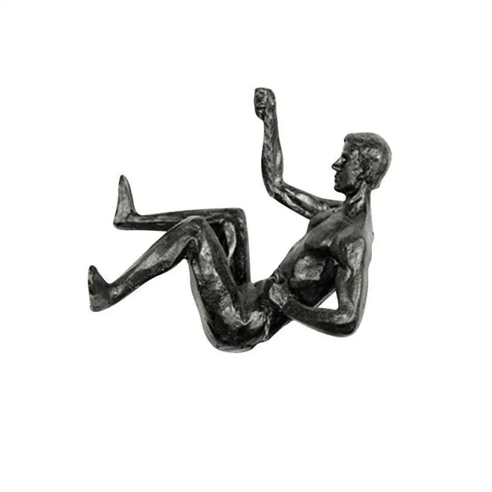 Escultura de resina de atleta moderna y sencilla para Navidad de 2024, escultura creativa de hombre escalador, escultura de pared acabada a mano para arte mural.