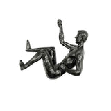 Escultura de resina de atleta moderna y sencilla para Navidad de 2024, escultura creativa de hombre escalador, escultura de pared acabada a mano para arte mural.
