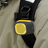 Altavoz Bluetooth portátil, inalámbrico, con clip magnético, resistente al agua, con correa para escuchar música y hacer llamadas con manos libres.