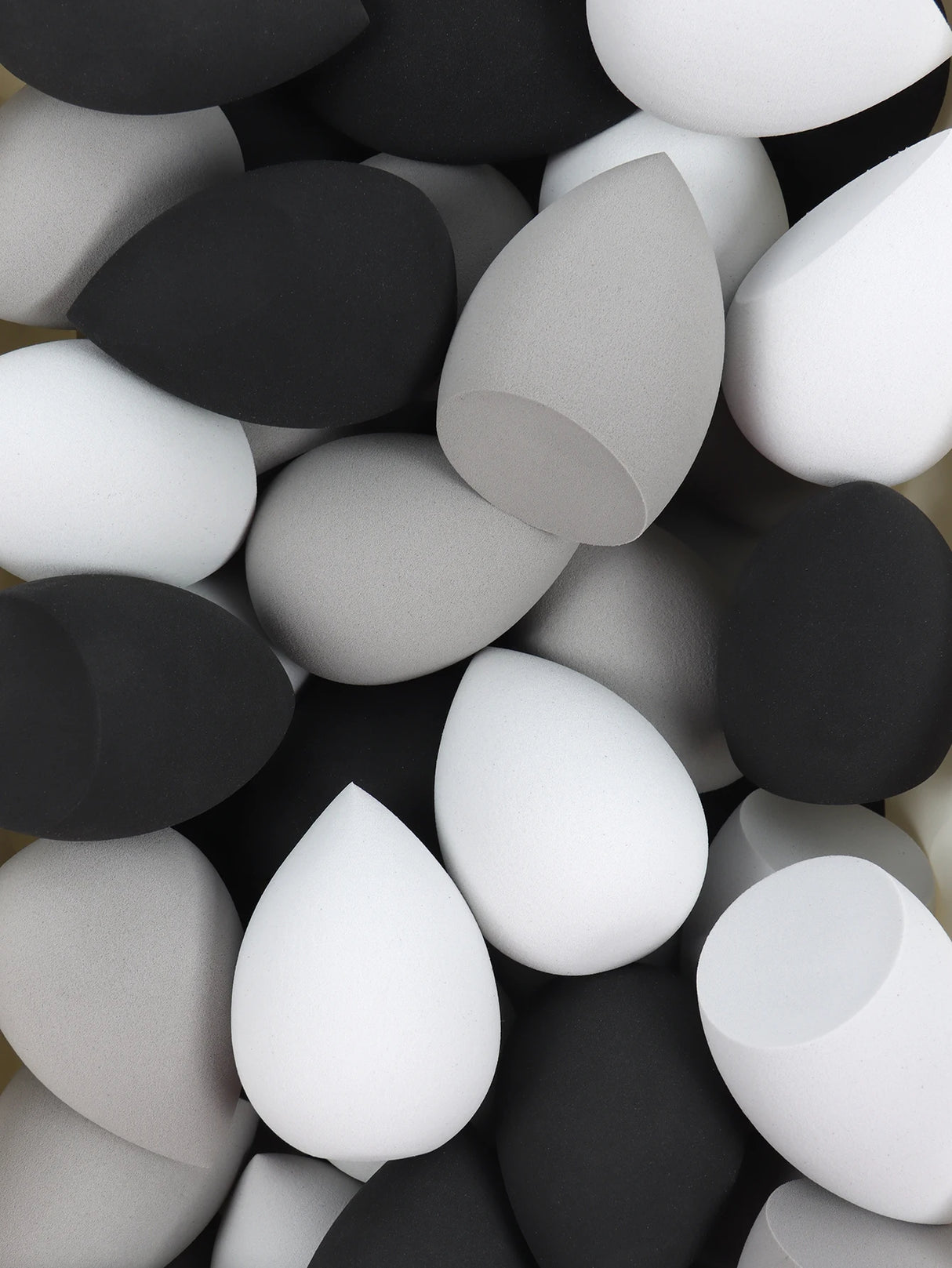 30 Beauty Eggs (Esponjas de Maquillaje) Esponja de Belleza Mixta para Base de Maquillaje, Líquida, en Crema y en Polvo Sin Impurezas, Multicolor C