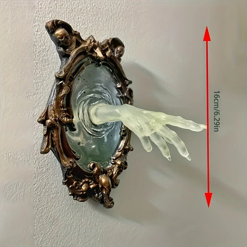Decoración de pared de mano del diablo de resina para Halloween, fantasma gótico en el espejo, artesanías luminosas, accesorios espeluznantes, marco de fotos para el hogar, decoración