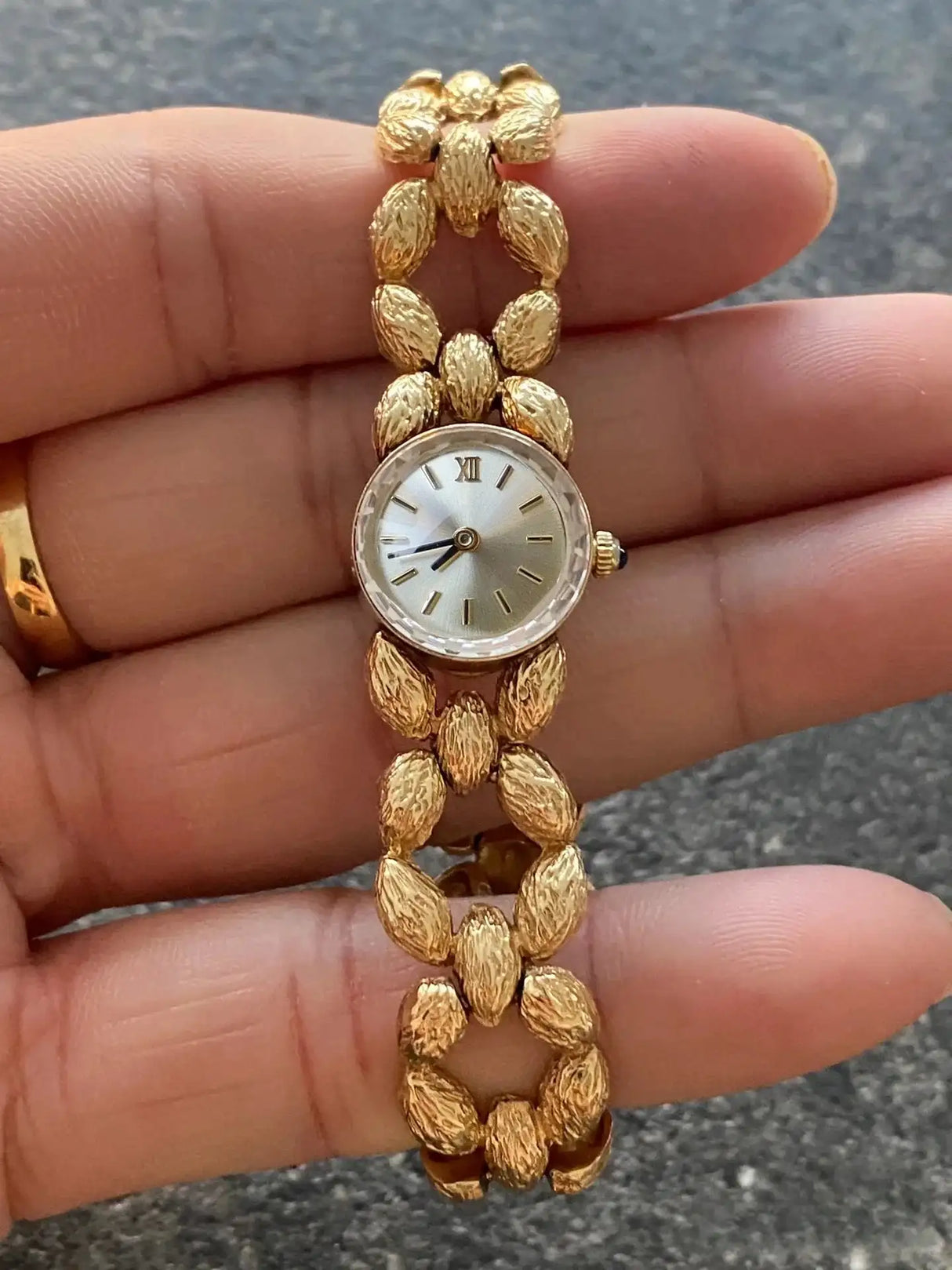 High Quality Brass 18K Gold Plated 2025 Vintage Lucky Small Retro Ladies Watch  Unique Steel Band Quartz High Quality - Lootquake