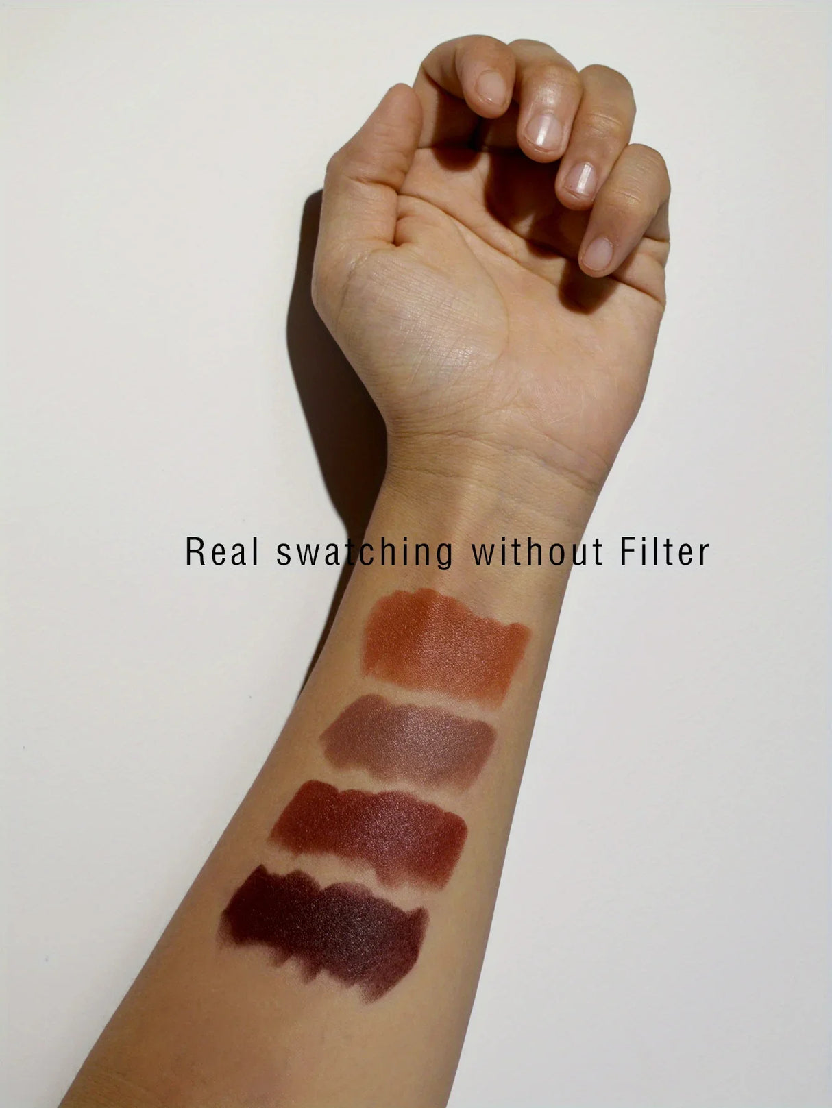 Rouge à lèvres mat soyeux Bare Matte Longue tenue Fini imperméable et brillant, Facile à colorer