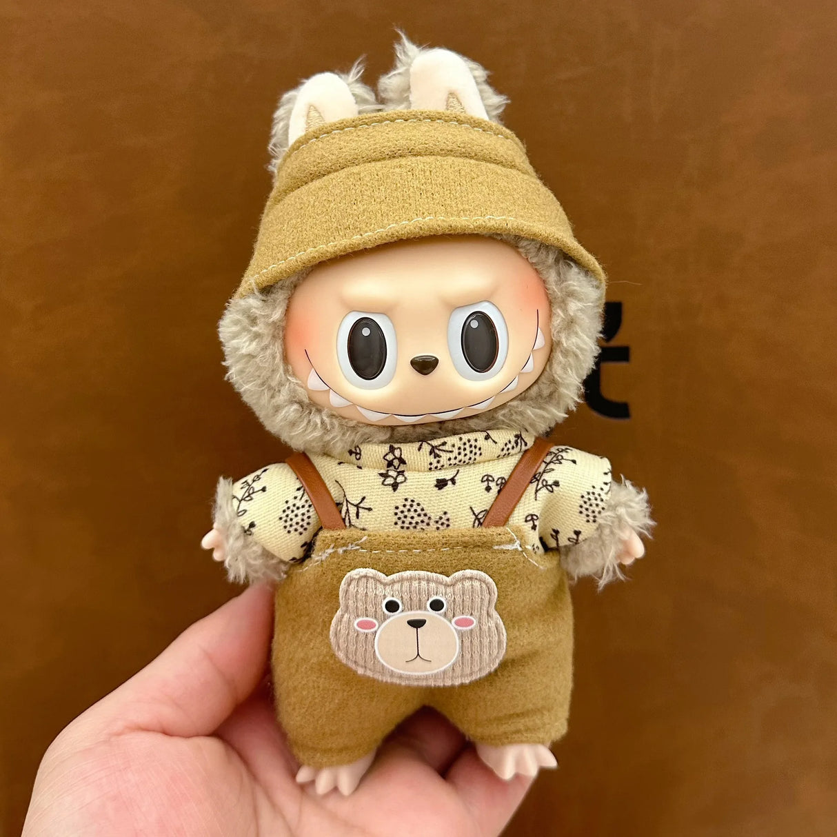 Ropa de bebé Labubu de 17 cm, conjunto de falda y caja ciega para muñecas Labubu, bonito juguete para vestir, regalo para festivales, regalo de cumpleaños, bonito regalo para fiestas.