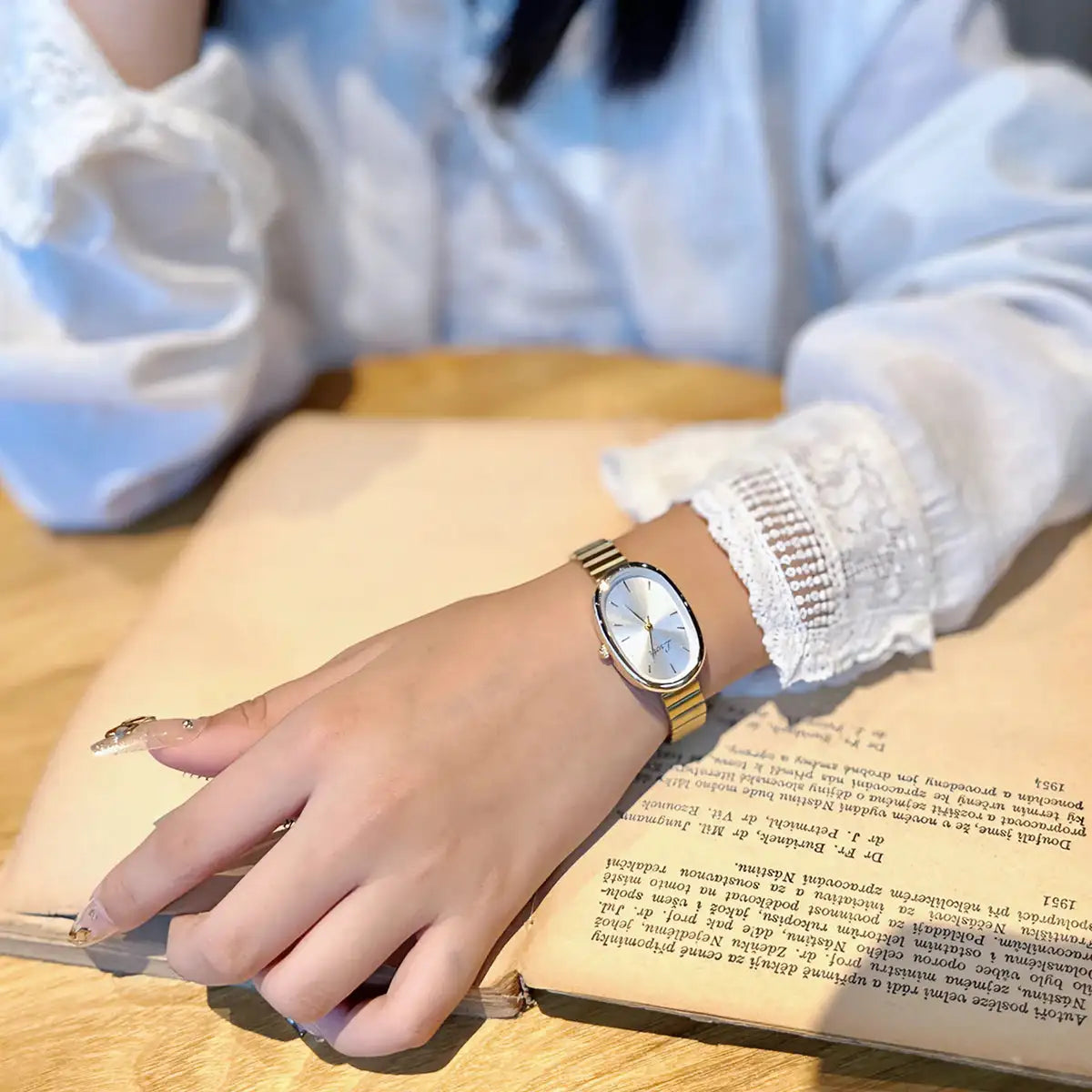 1pc New Fashionable Women's Watch With Gold Bracelet, Vintage & Luxury Ins Style, Elegant & Versatile Quartz Watch ladies watch - Lootquake