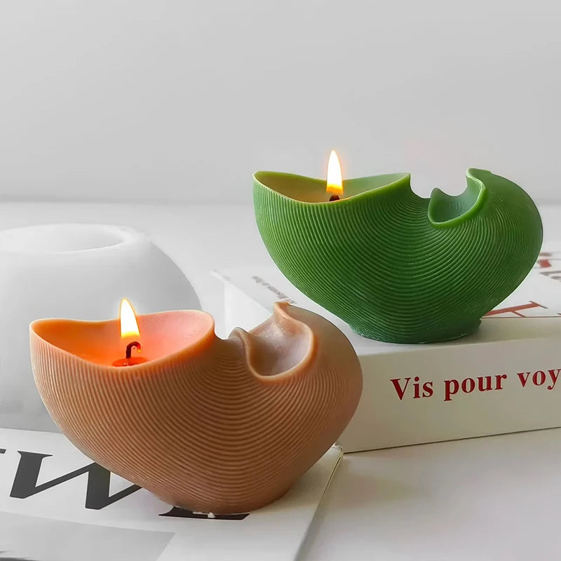 Aesthetic Wavy Fluted Geometric Striped Silicone Wax Candle Moulds Home Decor Unique Sculptural Ribbed Candle Mold