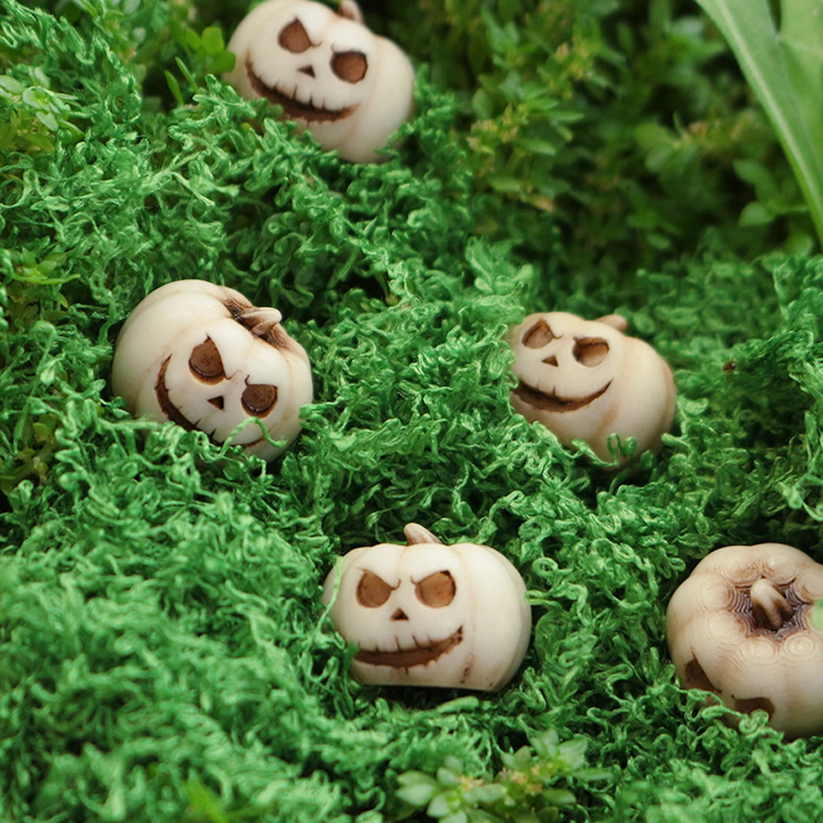 20 creative Halloween white pumpkins, outdoor garden bonsai decoration filled with pumpkin ornaments, home micro landscape decor