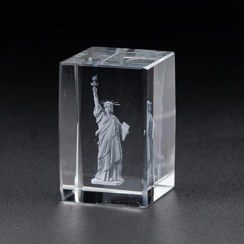 Statue of Liberty Transparent Crystal Inside Carved Desktop Feng Shui Paperweight Holiday Gifts Fine Home Decorations Souvenirs
