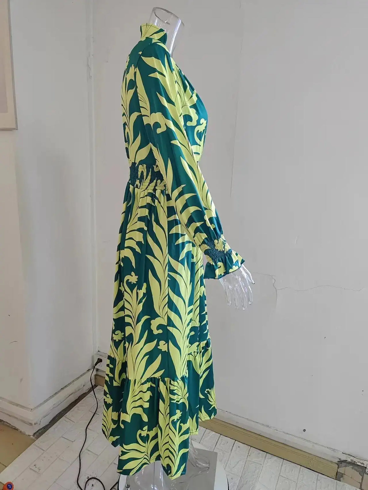 Europe And America Cross Border Autumn/Winter New Long Dress with Waist Pullover And Bohemian Print Long Sleeve Large Swing - Lootquake