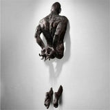 Nueva decoración de pared de imitación de cobre, personaje abstracto, resina, hombre escalador, estatua, escultura, fondo, arte de pared 3D a través de la pared