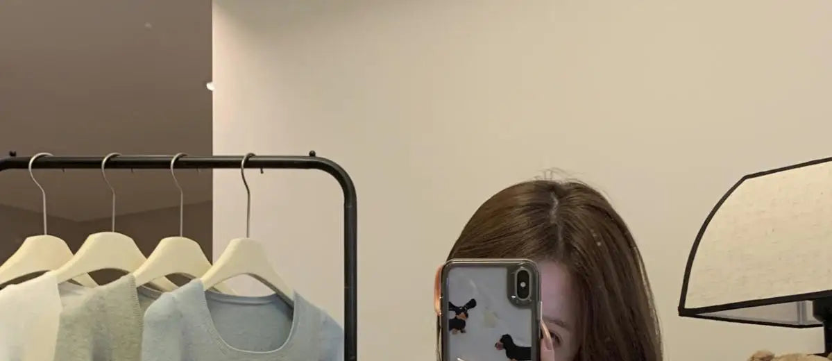 Suéteres de manga larga para mujer, camisetas ajustadas de cuello cuadrado, tops de cuello bajo de alta gama para otoño e invierno, 2025