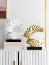 Decoration Sculpture Gold Modern Abstract Art Sculpture Resin Crafts Sculpture Ornaments Home Office Desk Decoration Accessories