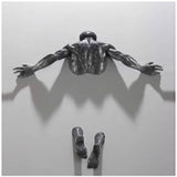 Nueva decoración de pared de imitación de cobre, personaje abstracto, resina, hombre escalador, estatua, escultura, fondo, arte de pared 3D a través de la pared
