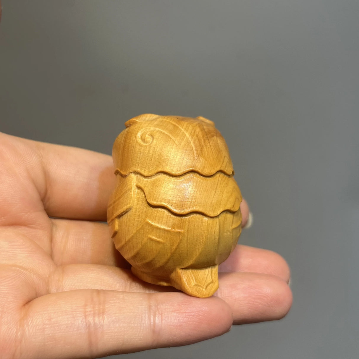 Adorable Mini Owl Sculpture - Handcrafted Wooden Art - Intricately Detailed Desktop Decor - Adds Charm to Any Space