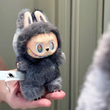 100% Original Labubu V3 boîte à cigarettes grande en énergie pour les monstres colgante figurine d'action version véritable Labubu poupée Anime
