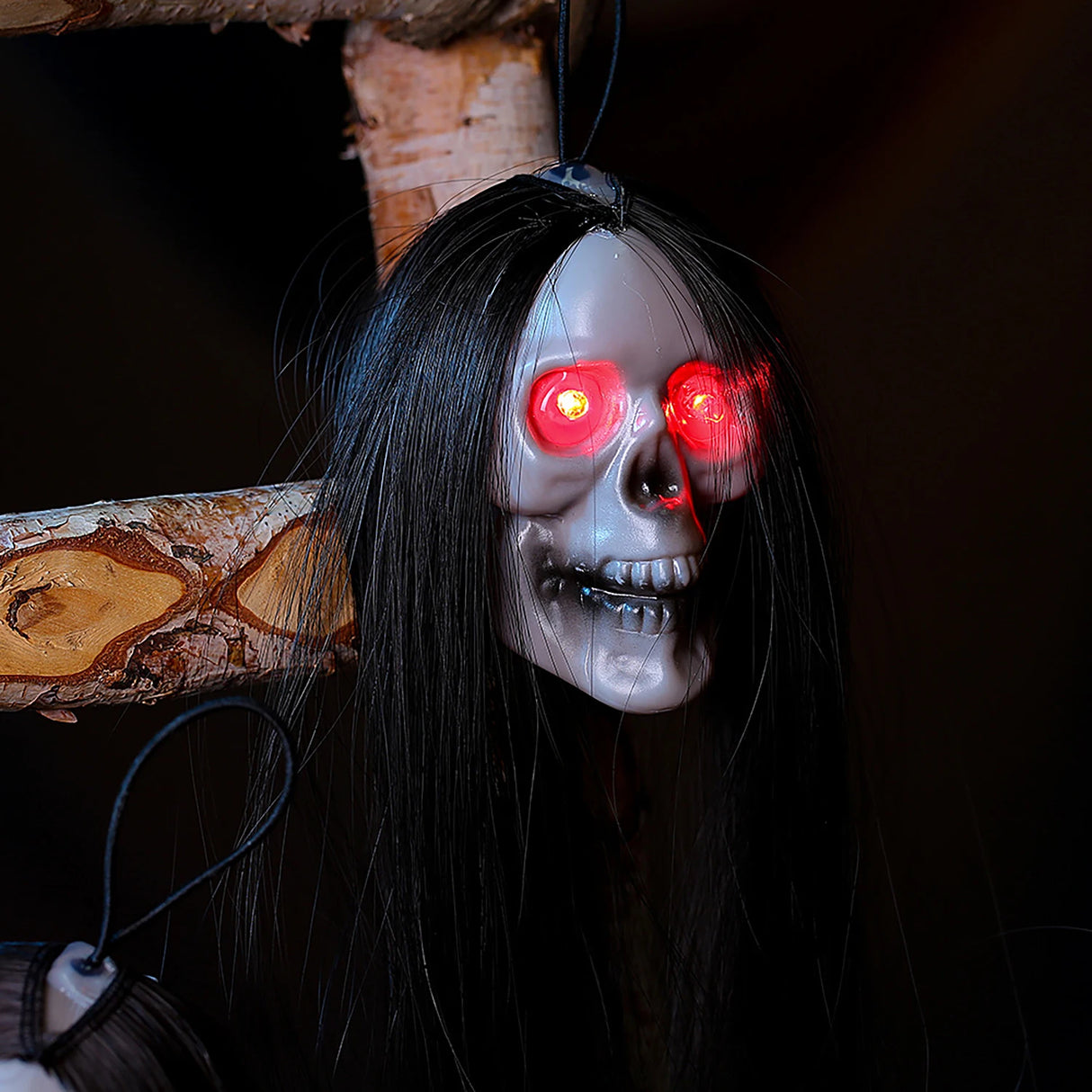 Halloween decorations, hanging ghost skulls, gauze, hanging ghost rooms, haunted house decorations, props, terrifying skeletons