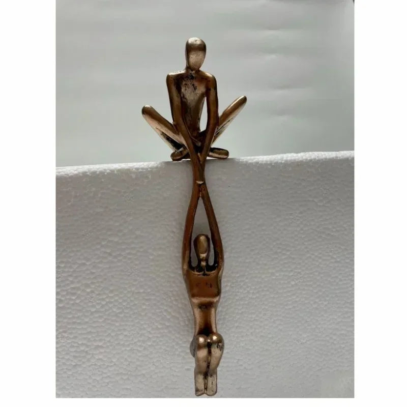 Figura de hombre levantando a mujer, estatua artística, escultura de amante, adorno para decoración de escritorio del hogar, escultura de pareja bailando, arte creativo.