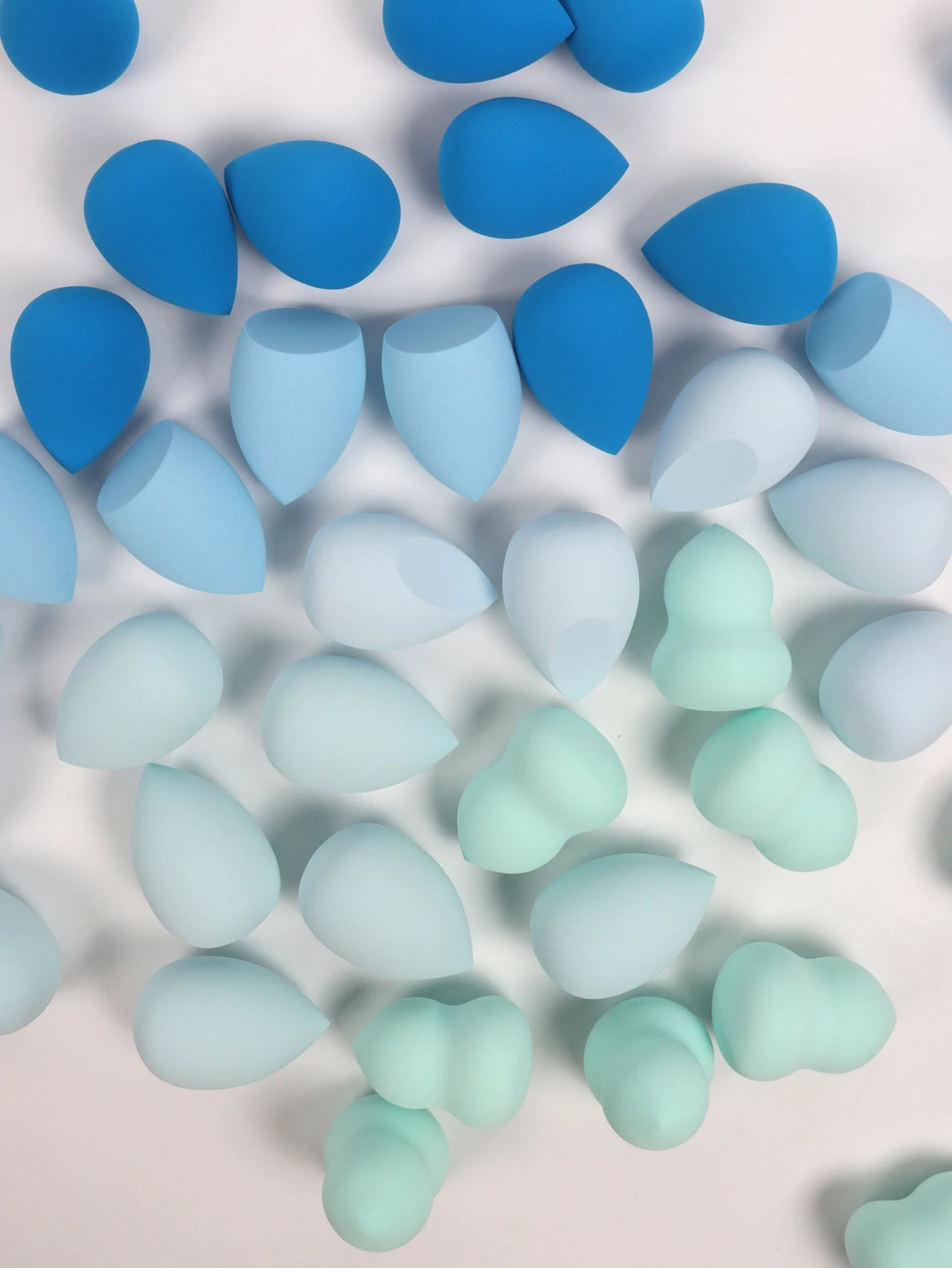 30 Beauty Eggs (Esponjas de Maquillaje) Esponja de Belleza Mixta para Base de Maquillaje, Líquida, en Crema y en Polvo Sin Impurezas, Multicolor C