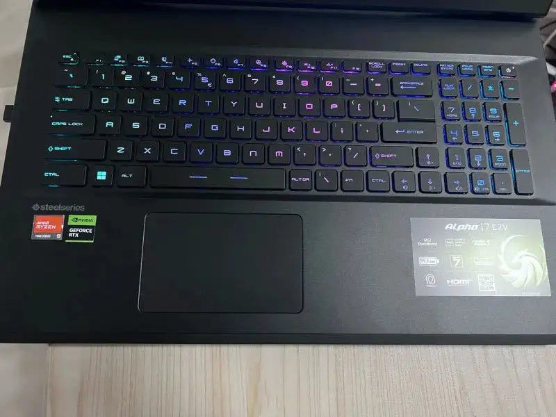 Portátil para juegos MSI Alpha 17 de 17,3 pulgadas QHD 2,5K 240 Hz IPS con AMD Ryzen R9-7940HX, 16 GB, 1 TB, RTX 4070