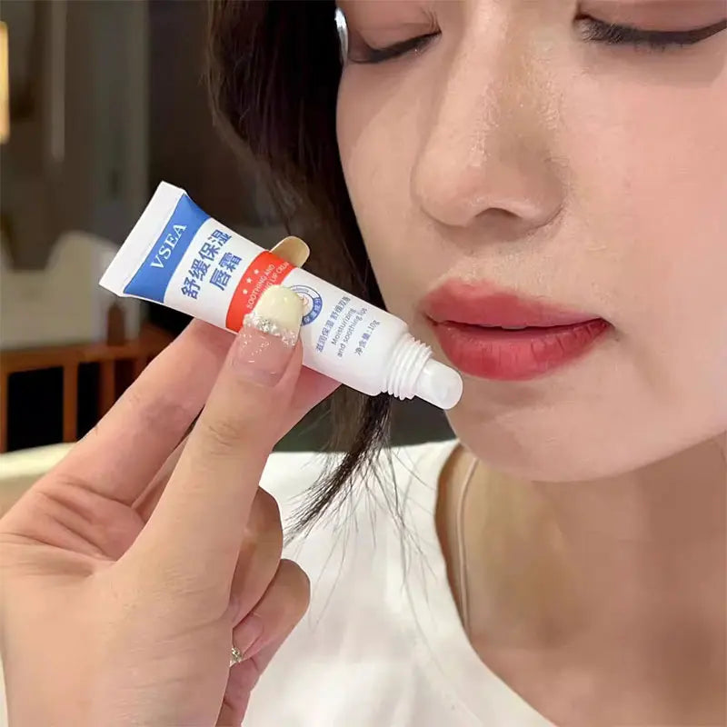 Pink Exfoliating Lipstick, Used For Dead Skin Care, Korean Beauty And Health Products, To Eliminate Darkness And Quickly Clarify