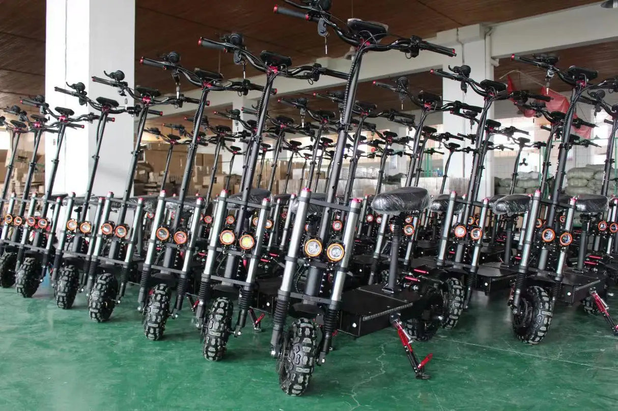 Trottinette électrique 3 roues pour adulte, moteur 2000 W, vitesse maximale 35-45 km/h, charge maximale 250 kg, pneus larges tout-terrain de 18 pouces