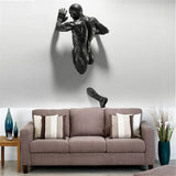Nueva decoración de pared de imitación de cobre, personaje abstracto, resina, hombre escalador, estatua, escultura, fondo, arte de pared 3D a través de la pared
