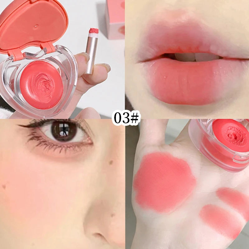 Bálsamo para labios y mejillas en forma de corazón de Gegebear: acabado mate suave y fino con delicados tonos rosados ​​para una apariencia ruborizada.
