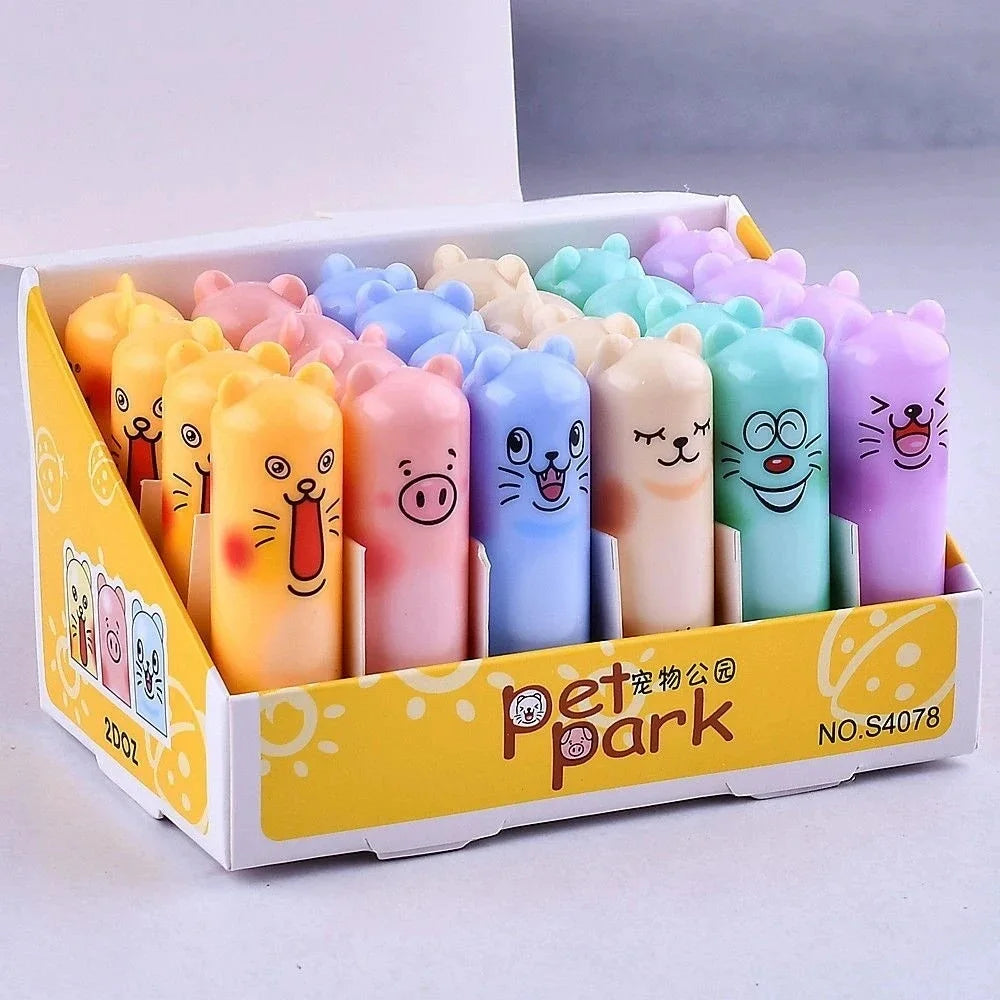 Lote de 24 bálsamos labiales hidratantes con sabor a fruta, incoloros y con dibujos animados, de plantas naturales, para embellecer labios y maquillaje.