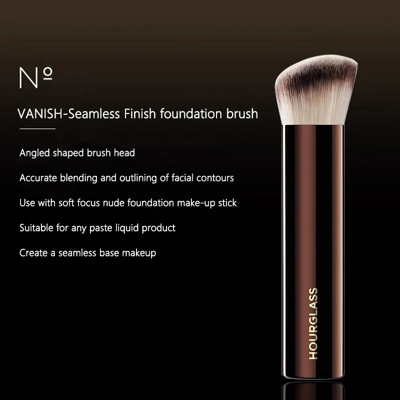 Brocha para base de maquillaje Hourglass con acabado uniforme Brocha para base en ángulo Rostro Cobertura modulable Base de maquillaje en crema líquida Herramienta de maquillaje