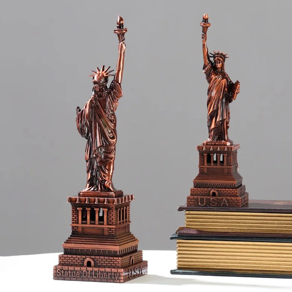 Statue of Gift Choice Craft Lighthouse Gifts Desktop for Office Home Decor Metal Ornament Garden Figurine The