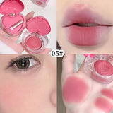 Bálsamo para labios y mejillas en forma de corazón de Gegebear: acabado mate suave y fino con delicados tonos rosados ​​para una apariencia ruborizada.