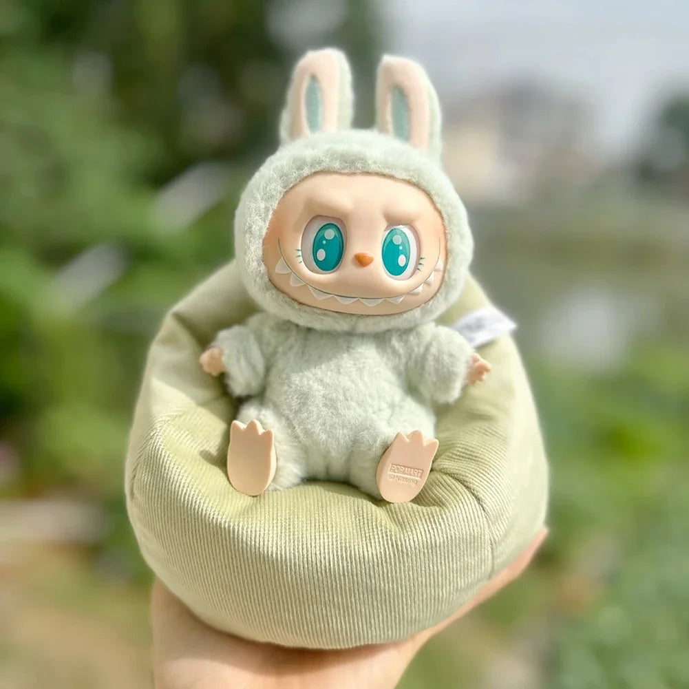 Vêtements de la série Big Into Energy de Labubu 3.0. Mini canapé paresseux de Labubu. Accessoires de Labubu.