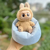 Vêtements de la série Big Into Energy de Labubu 3.0. Mini canapé paresseux de Labubu. Accessoires de Labubu.