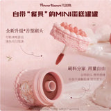 Crema labial Flower Knows Strawberry Cupid Cake, barra de labios hidratante mate, maquillaje de labios suave y sedoso, cosméticos profesionales.